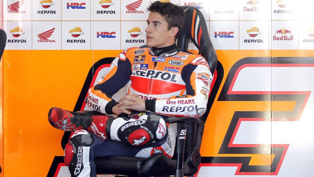 Marc Márquez tras rodar en la primera jornada de entrenamientos en Cheste.