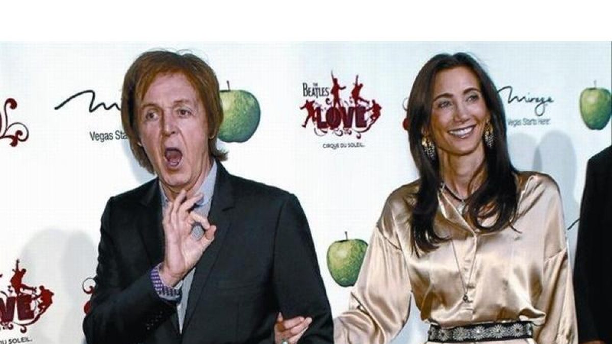Paul McCartney y Nancy Shevell, en la fiesta por el quinto aniversario del espectáculo del Cirque du Soeil 'The Beatles. Love', en Las Vegas en junio.