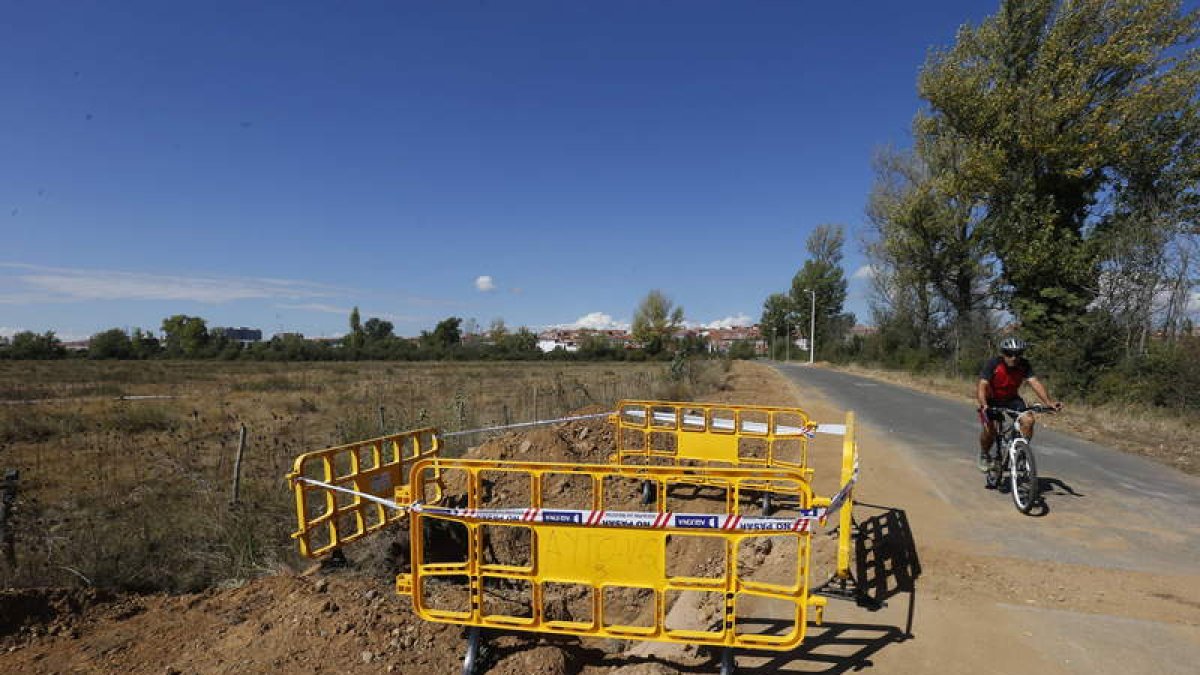 Finca en la que se construirá el primer tanatorio de Villaquilambre, en La Vega de Navatejera.