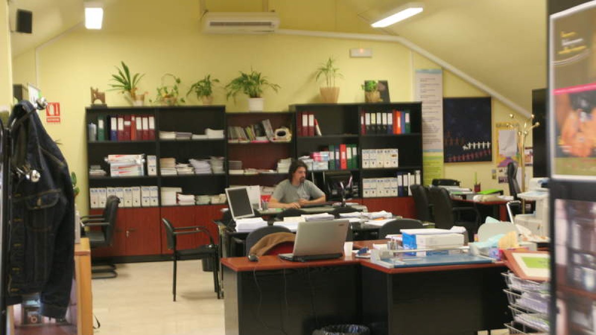En las oficinas del Consejo (en la imagen), o en el teléfono 987 418 851 se puede consultar taller. L. DE LA MATA