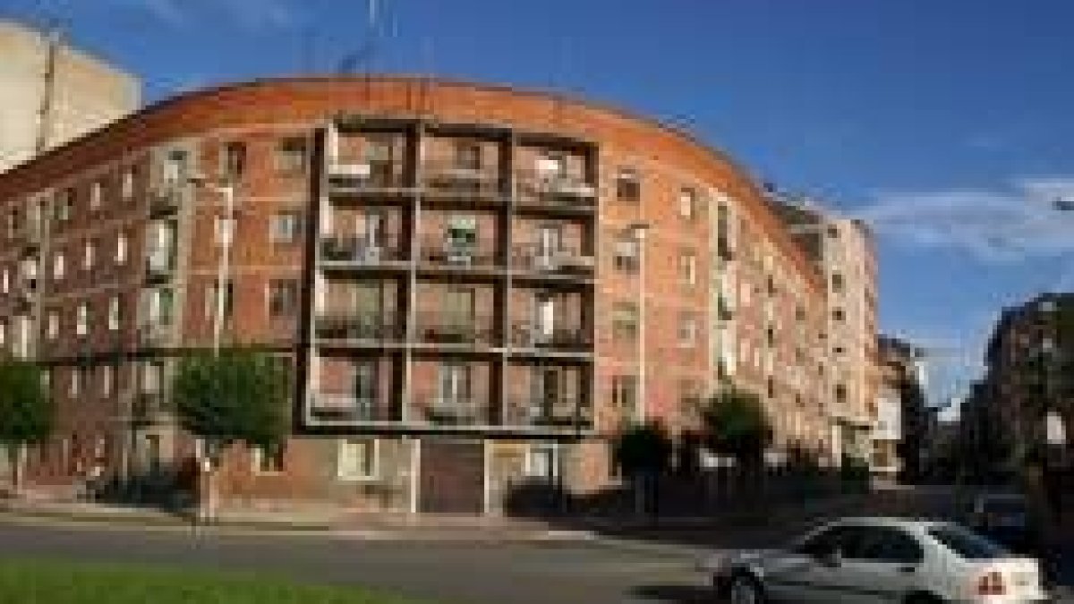 El antiguo cuartel de la Guardia Civil en Ponferrada está situado en la avenida de la Libertad
