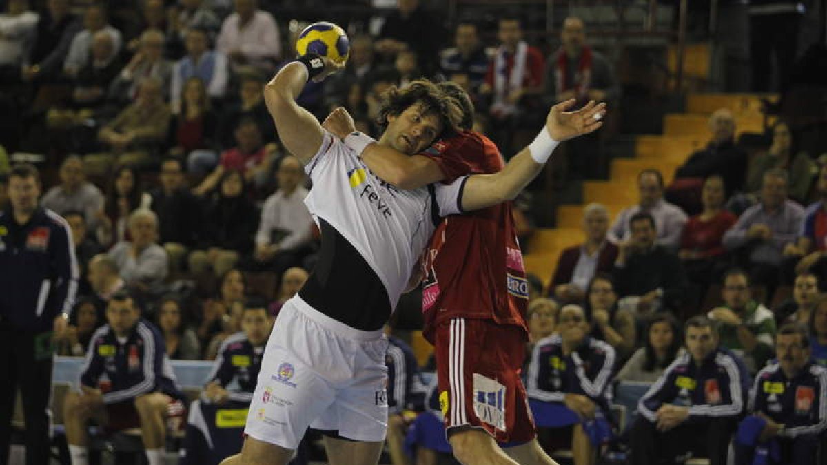 Carou ya vivió la temporada pasada la clasificación del Ademar ante el Veszprém.
