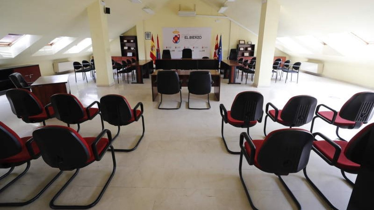 El Consejo ha ampliado sus dependencias a los bajos del Edificio Minero. L. DE LA MATA