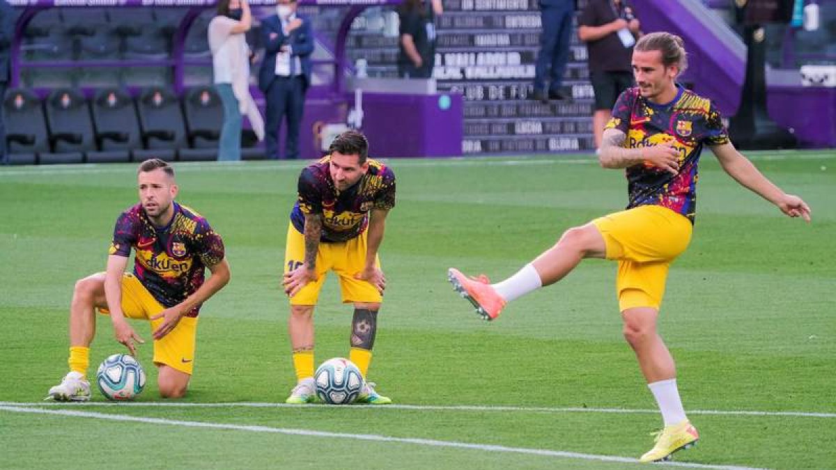 Griezmann apunta a titular frente al Nápoles con Messi y Luis Suárez en el ataque. R. GARCÍA