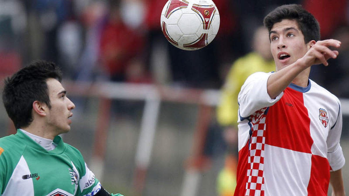 Jorge, a la derecha, materializó dos de los cinco goles arlequinados.