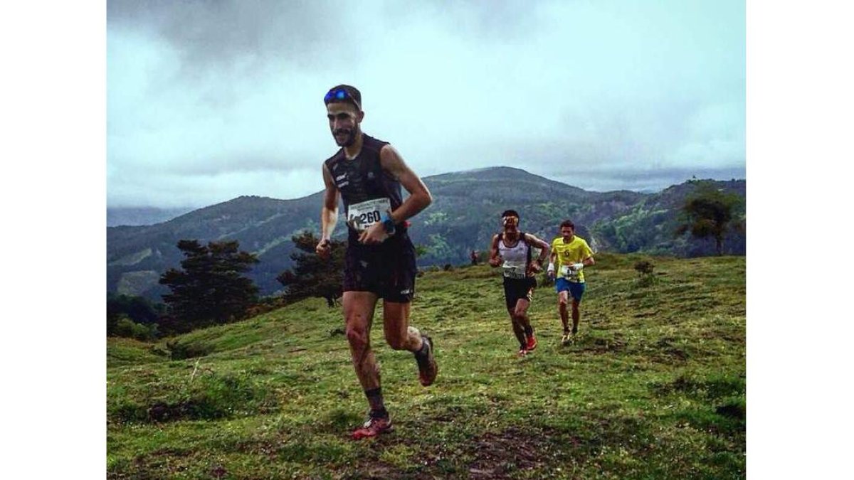 Pablo Villa fue segundo a nivel individual y campeón con el CA La Bañeza en el Nacional de este año. DL