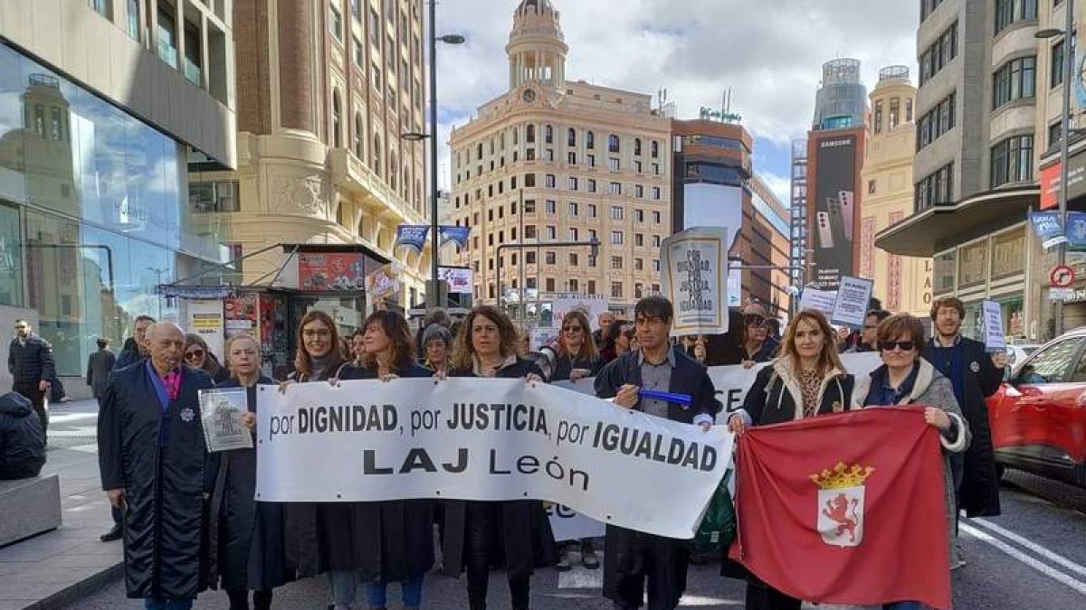 La representación leonesa en Madrid. DL