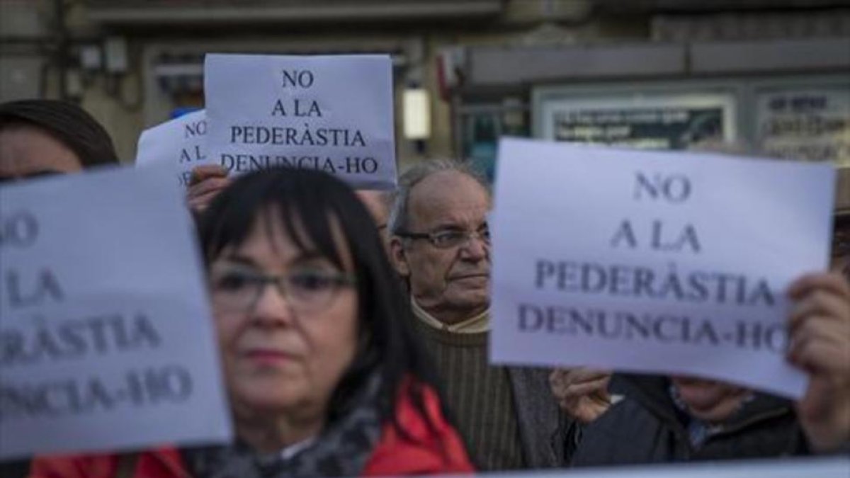 Concentración de apoyo a las víctimas de pederastia de los Maristas, el pasado febrero en Barcelona.