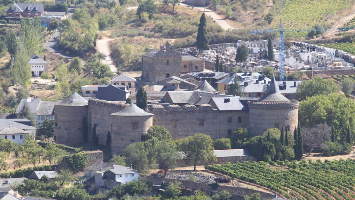 Una imagen del castillo de Villafranca y su entorno.