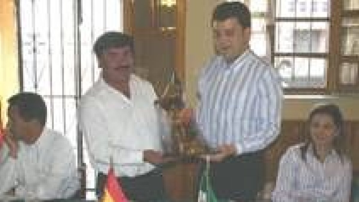 Salvador Licones ofreció «caviar mexicano» a López Riesco