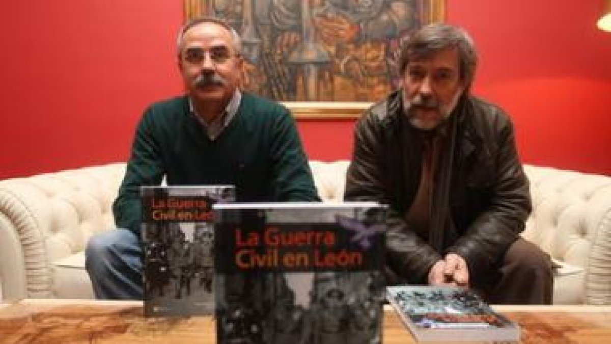 Soldados «nacionales» en las trincheras de Asturias y León.
