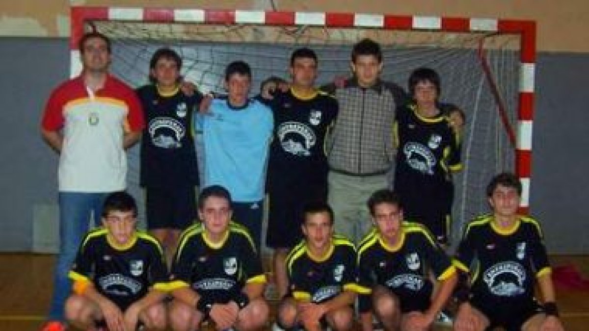 Formación del equipo del colegio Peñacorada que milita en la categoría cadete masculino