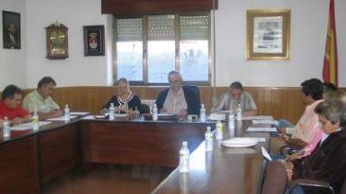 La posición actual de los grupos en la sala de plenos de Torre cambiará a partir del próximo 9 de fe
