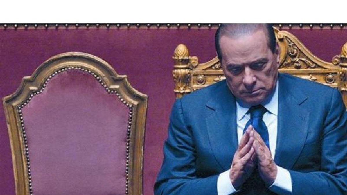 Pensativo 8 Silvio Berlusconi, tras una intervención en el Senado italiano cuando todavía era primer ministro, a finales del 2010.
