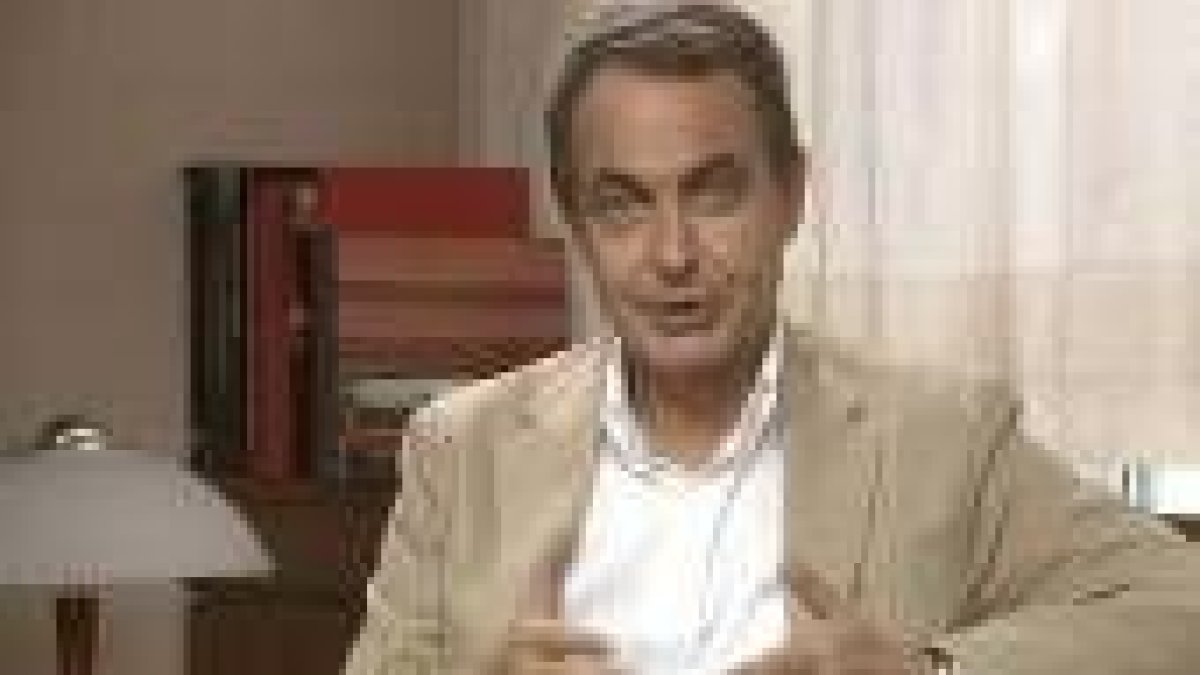 Rodríguez Zapatero protagoniza el vídeo con el que arranca la campaña