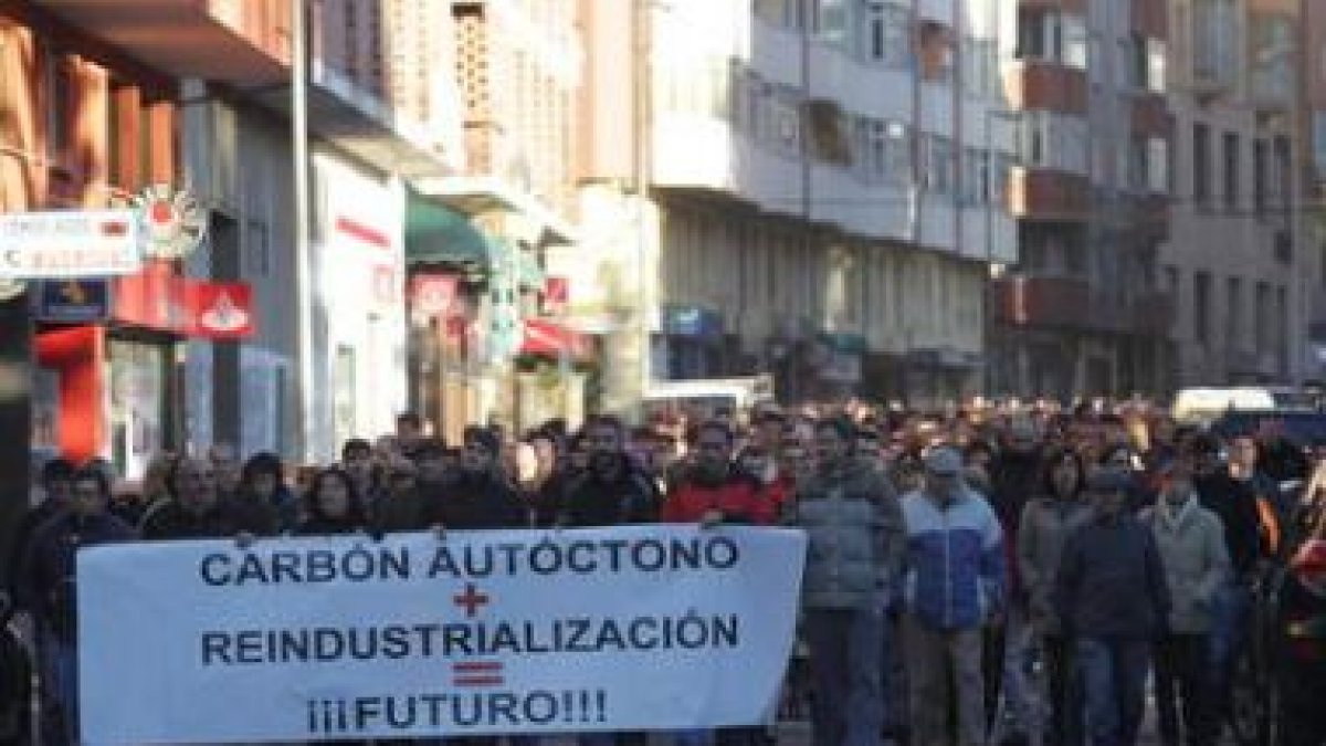 La capital lacianiega volvió a reivindicar una solución al problema de la minería.