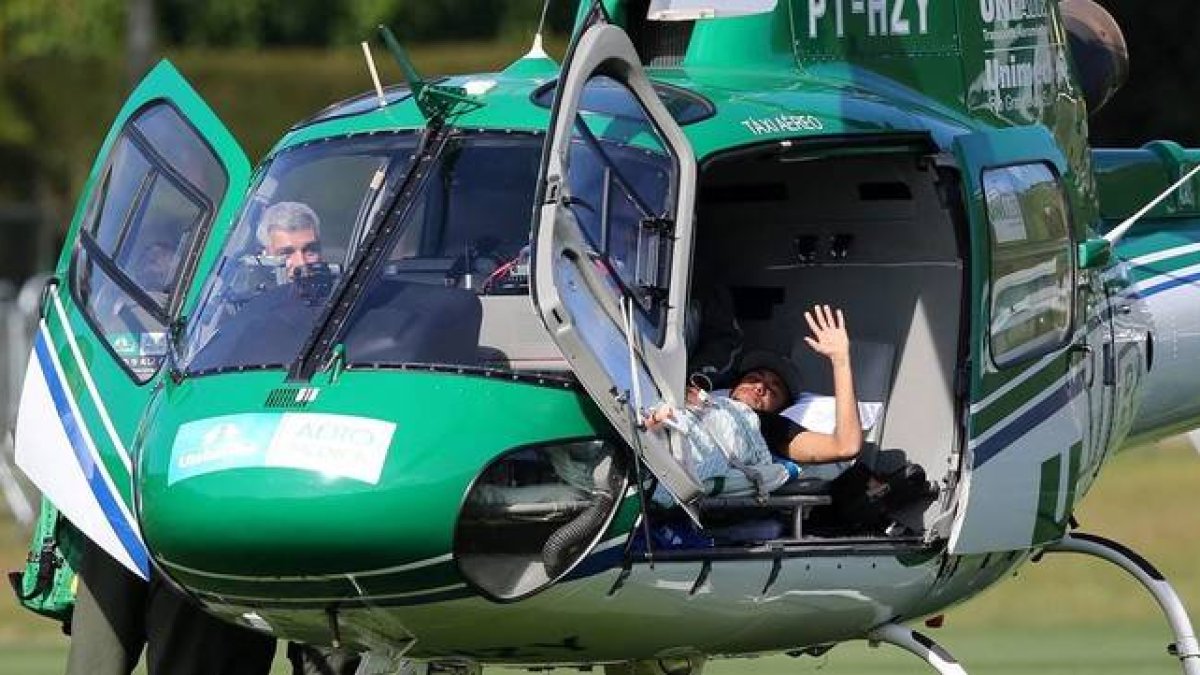 eymar abandona en helicóptero Granja Comary, lugar de concentración de la selección brasileña.