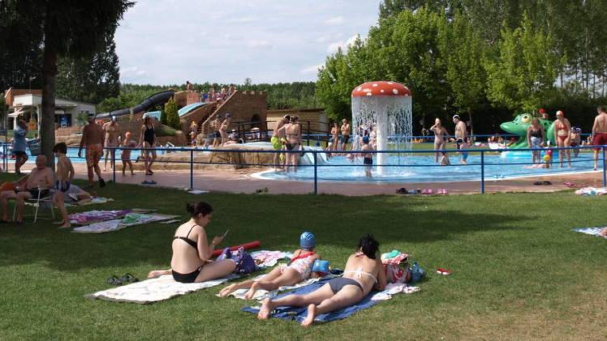 Imagen de la piscina lúdica de Valencia de Don Juan el pasado verano.