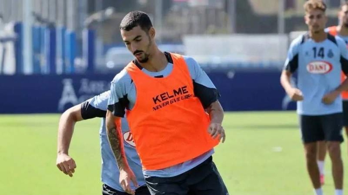 Javi Lancho, que suele actuar como lateral izquierdo, se convierte en jugador de la Deportiva. DL
