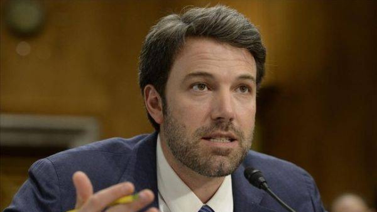 Ben Affleck comparece en el Senado de los Estados Unidos.