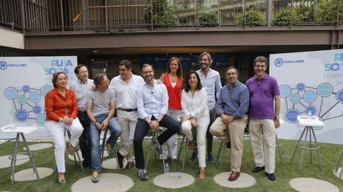 El vicesecretario general del PP, Javier Maroto, presenta la agenda social del PP junto a Gonzalo Robles, Marisa Soriano, José María Lasalle, Jose Ignacio Echaniz, Sandra Moneo, Iñaki Oyarzabal, García Hernández, Álvaro Nadal y Carmen Funez.
