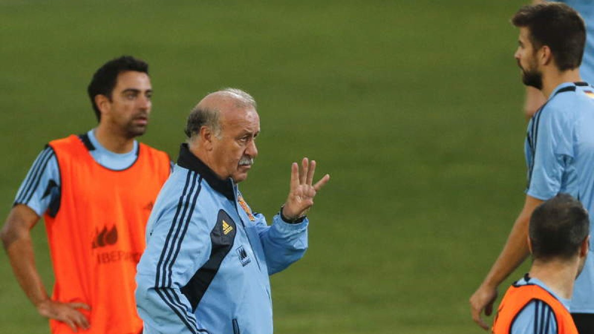 Del Bosque insiste a sus jugadores que hay que hacer cuatro puntos en los dos partidos que quedan.