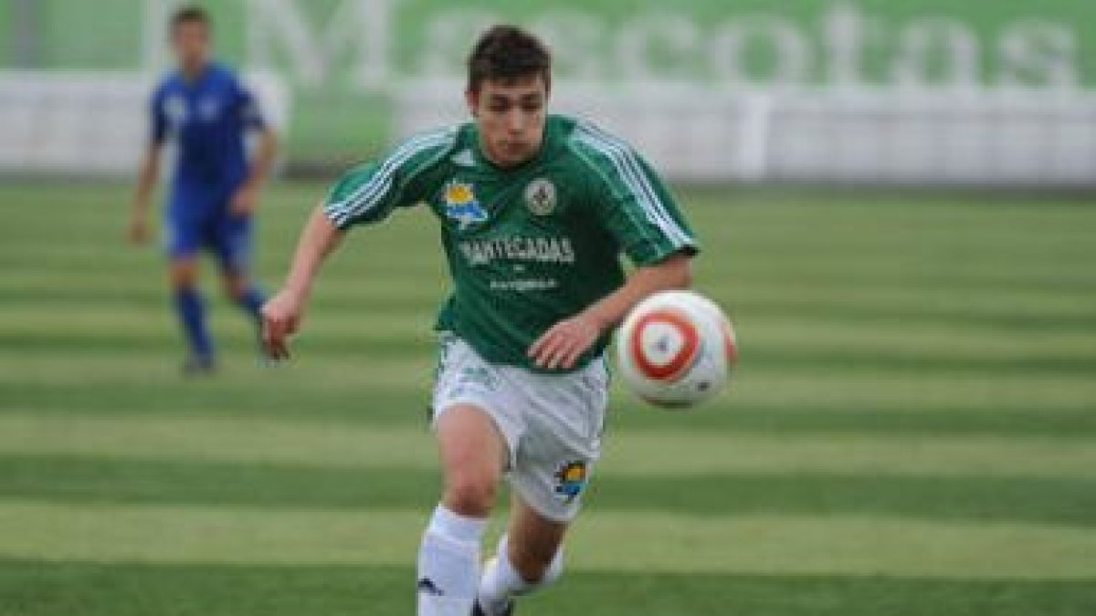 Cristian vuelve al equipo una vez cumplida su sanción.