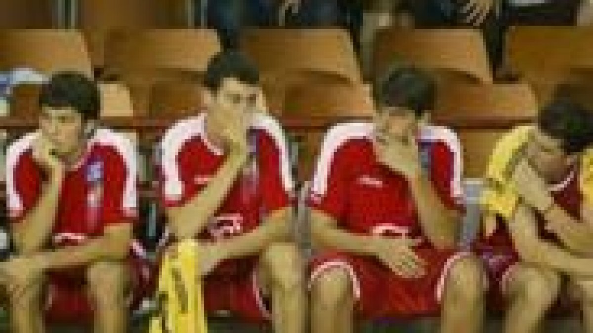 El banquillo leonés, en la foto, dispondrá hoy de minutos ante el Autocid