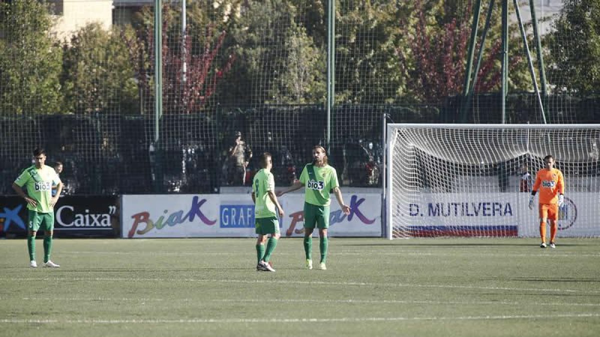 La Ponferradina no consiguió remontar el tempranero gol de Cisneros.