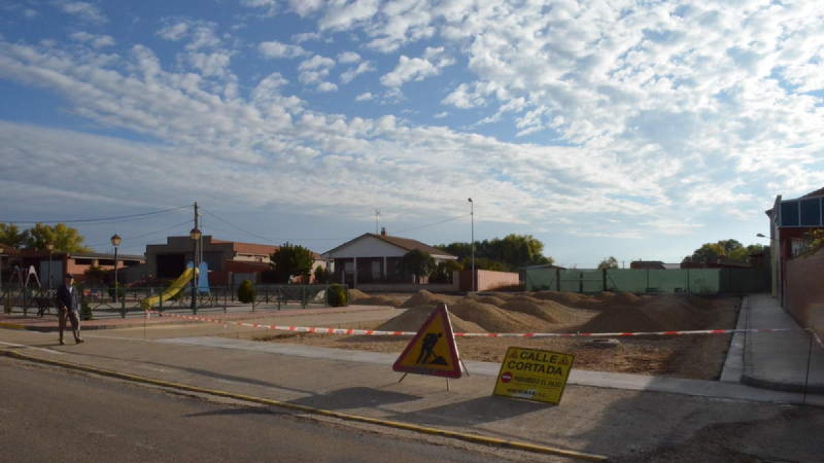 Urbanización de la calle Ramiro Castrillo, en Zuares. MEDINA