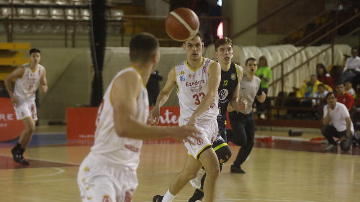 La Cultural luchará por el ascenso. FERNANDO OTERO