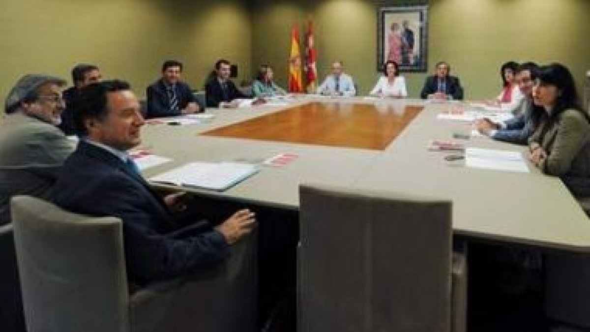 Un momento de la primera reunión de la Junta de Portavoces de las Cortes de Castilla y León.