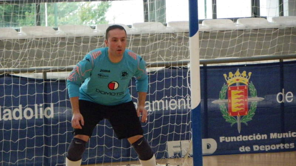 El portero de la selección leonesa Dani realizó varias intervenciones de mucho mérito.