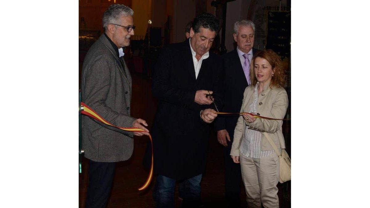 La inauguración contó con mucha afluencia de visitantes. ACACIO