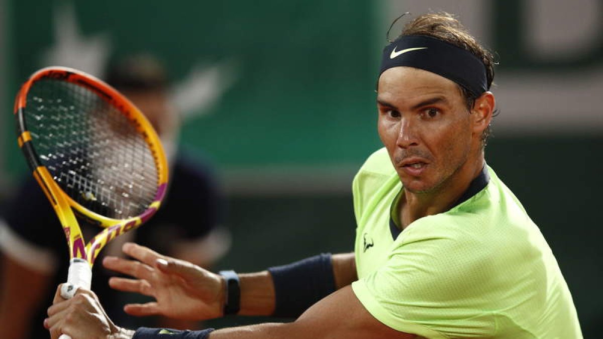 Nadal firmó un partido intenso frente a un rival de su nivel, el serbio Djokovic. VALAT