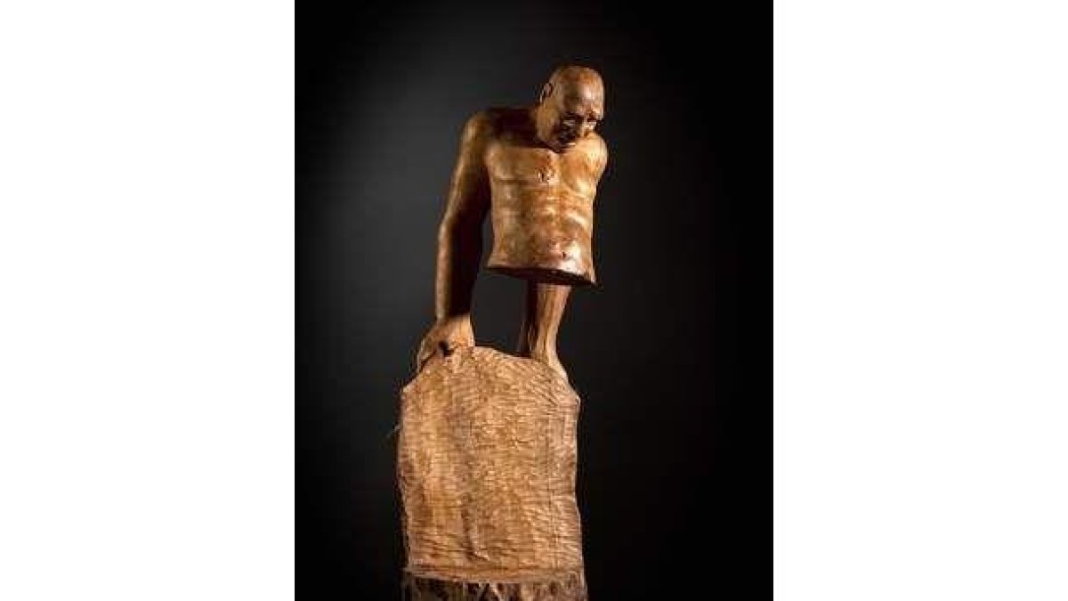 Escultura de Antolín "Fuerza y Equilibro"