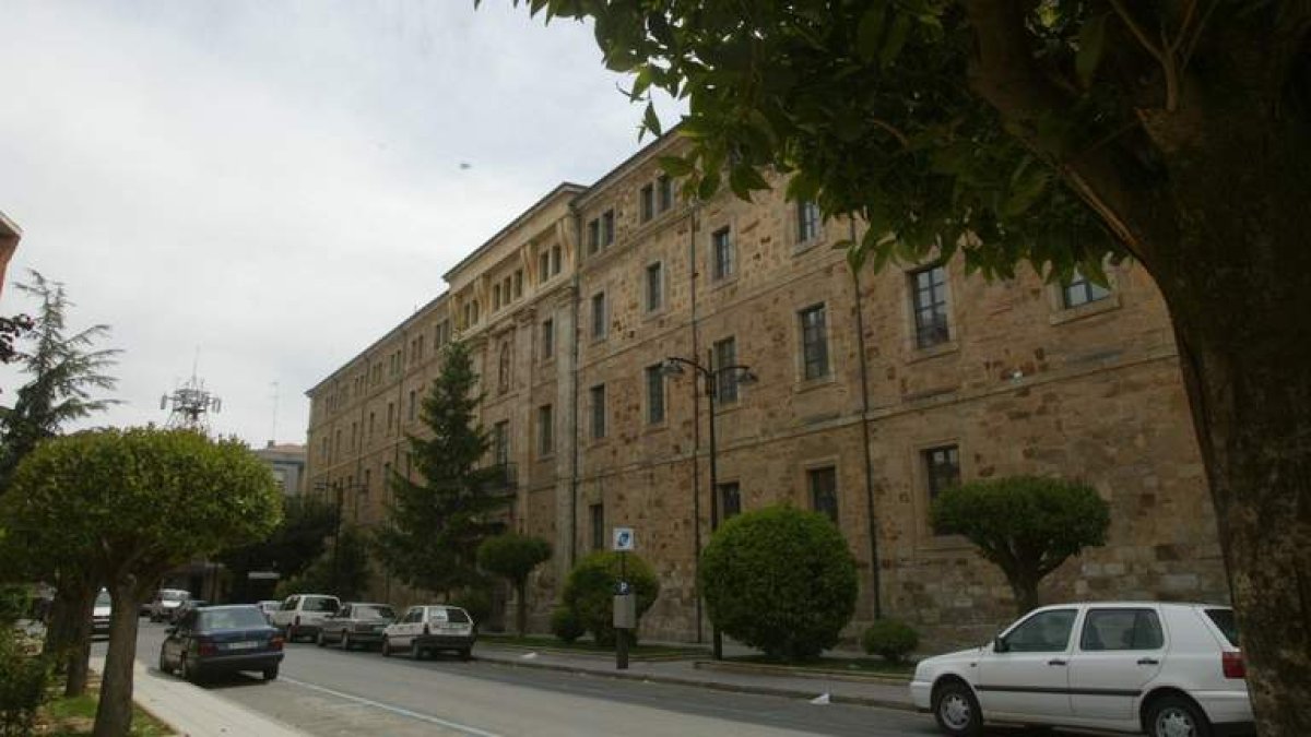 El claustro del Seminario de Astorga acogerá el salón.