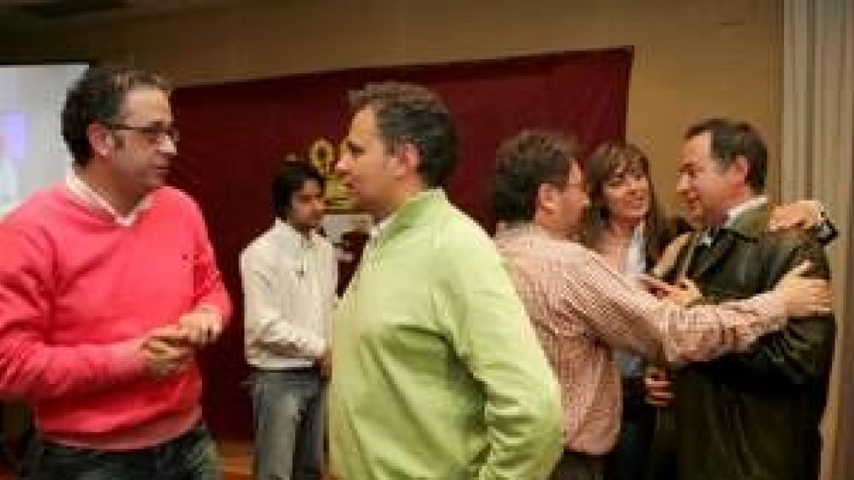 Chamorro, Otero, Pardo, Moreno, Cabezas y Valderas, en la noche electoral del 27-M