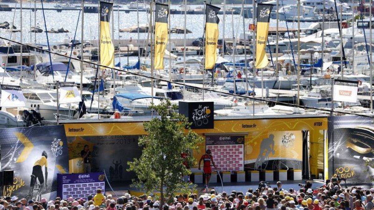 Ceremonia de la edición en Porto Vecchio.