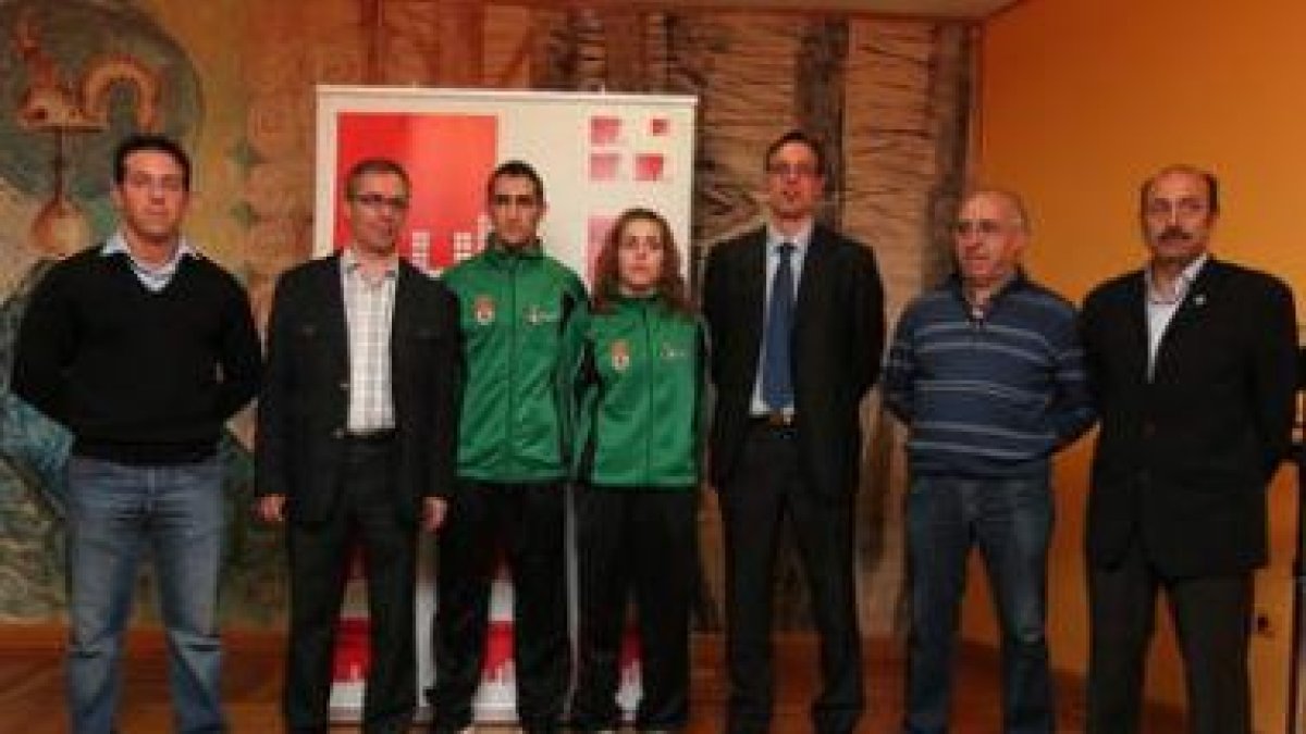 Universidad y Diputación acordaron ayer aunar esfuerzos para potenciar las luchas olímpicas.