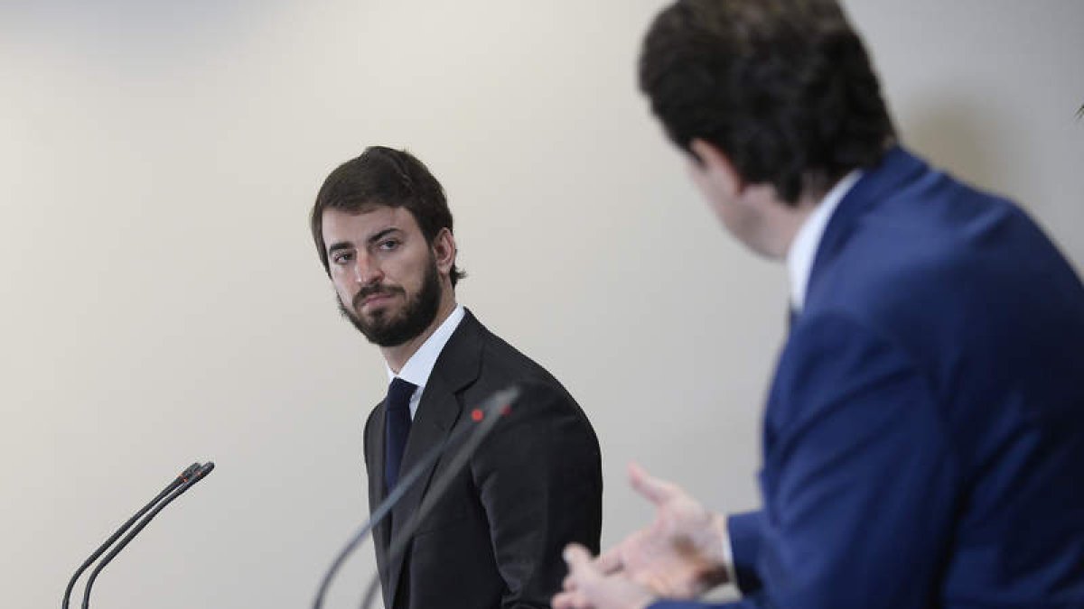 García-Gallardo y Mañueco el día que sellaron el pacto de gobernabilidad. NACHO GALLEGO