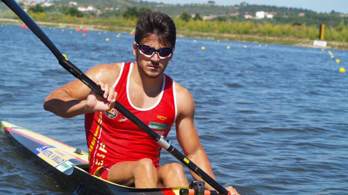 Paco Cubelos fue el mejor en las series del sábado pero en la final un choque con otro piragüista le apartaba del oro y el podio.