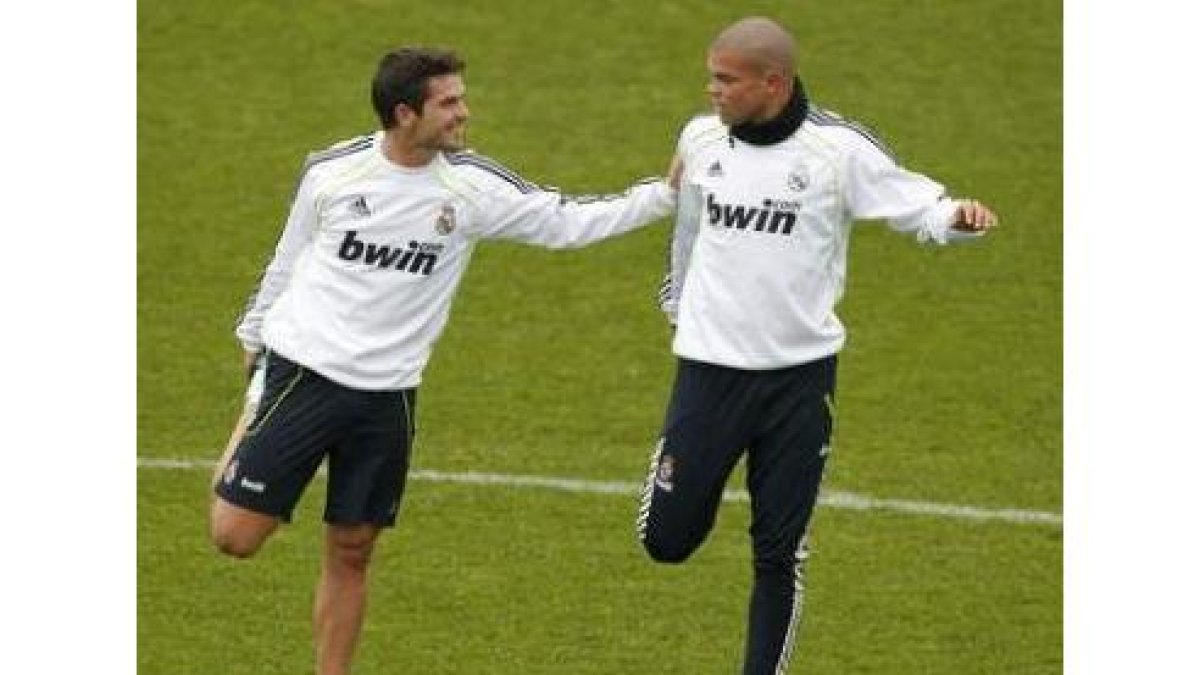 Pepe (d) deberá permanecer alrededor de un mes de baja.
