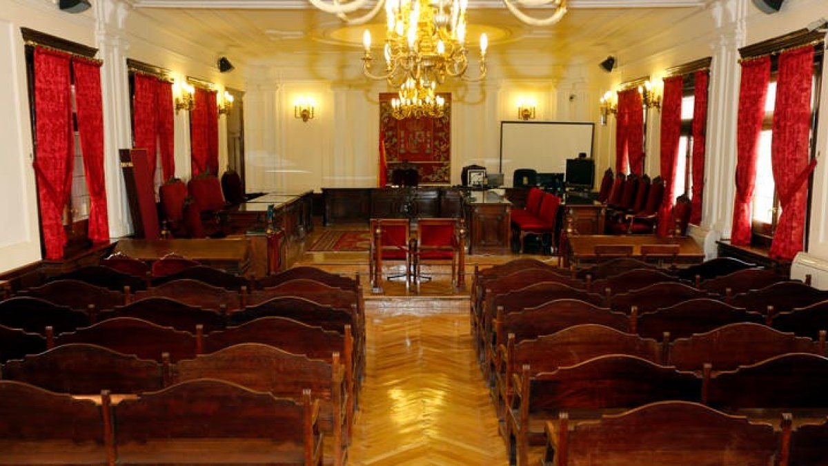 Sala de vistas principal de la Audiencia. MARCIANO PÉREZ
