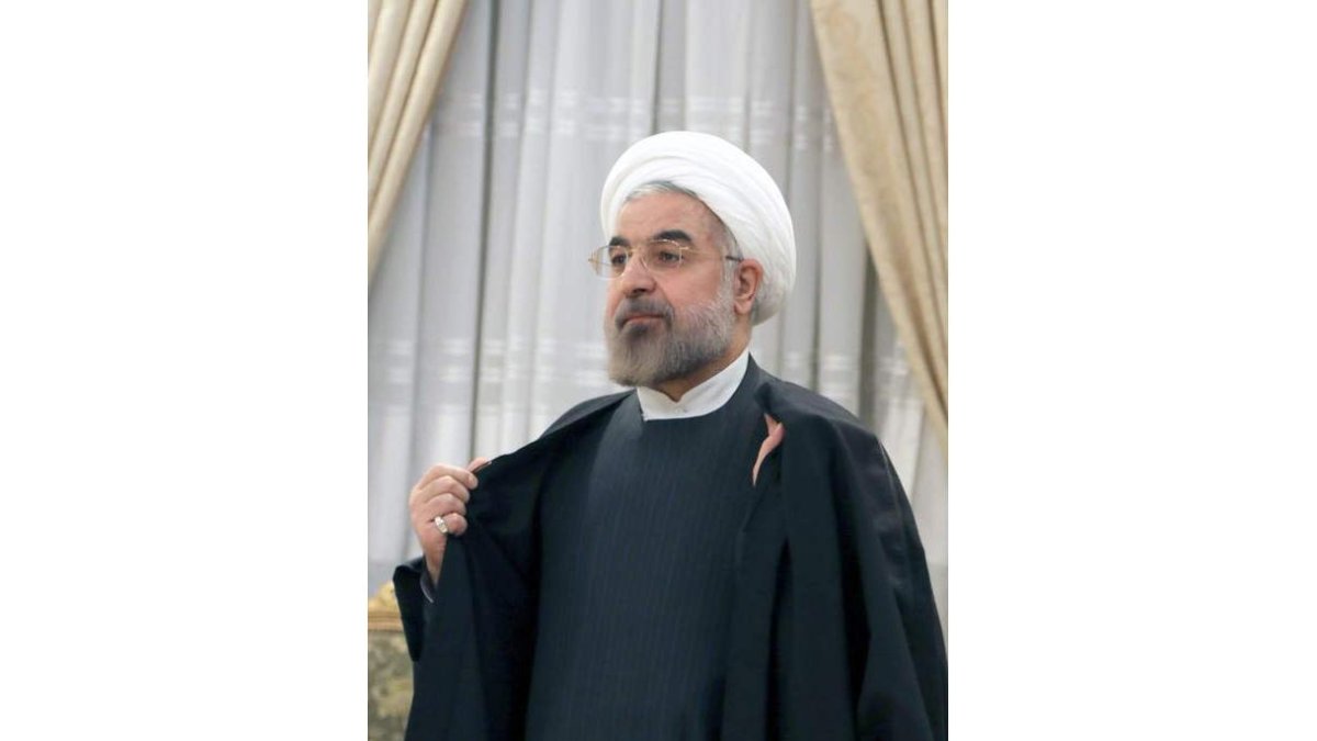 El presidente iraní, Hasán Rohaní, ayer en su despacho.
