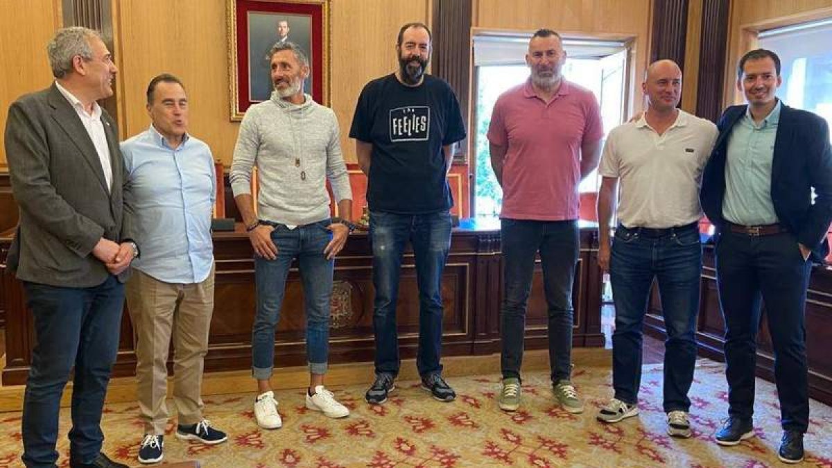 Canuria, Aranzana, Tuky Bulfoni, Dani García, Lucho Fernández, Juanjo Bernabé y Fran García. RAMIRO