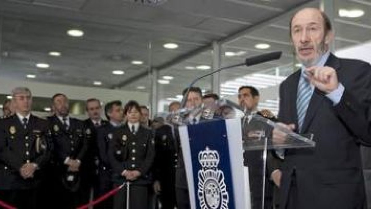 Rubalcaba, durante su intervención hoy en la inauguración de la nueva comisaría de la Policía Nacion
