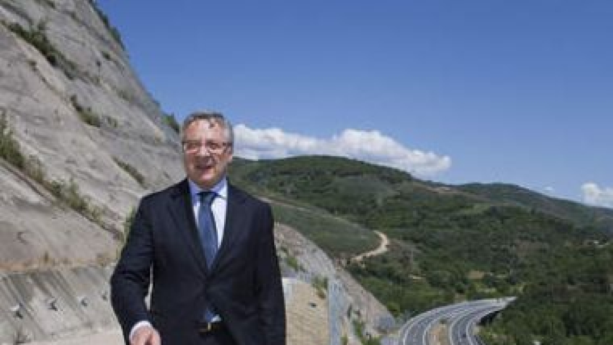 José Blanco, el día que visitó de incógnito la zona de la A-6 reabierta al tráfico en Trabadelo.