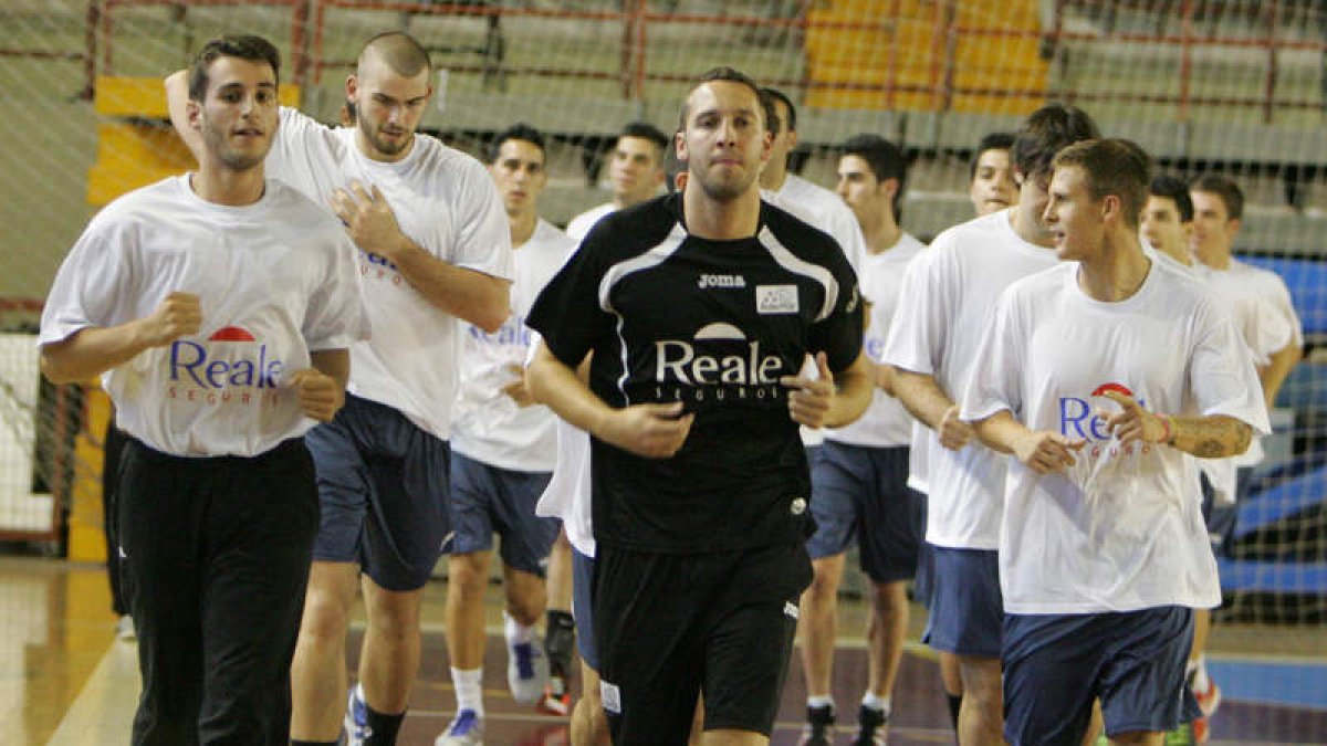 El plantel ademarista ya está listo para levantar el telón a la competición liguera.
