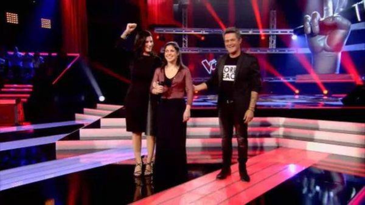 Marina Rojas en 'La voz', con Laura Pausini y Alejandro Sanz.